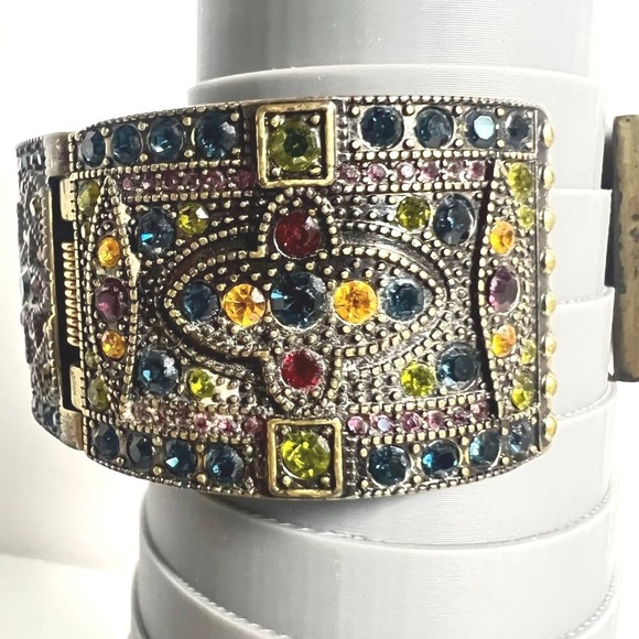 Heidi‎ Daus Womens Cuff Watch 87098 Hinged Crystal Jeweled Works New Batter - Picture 7 of 11